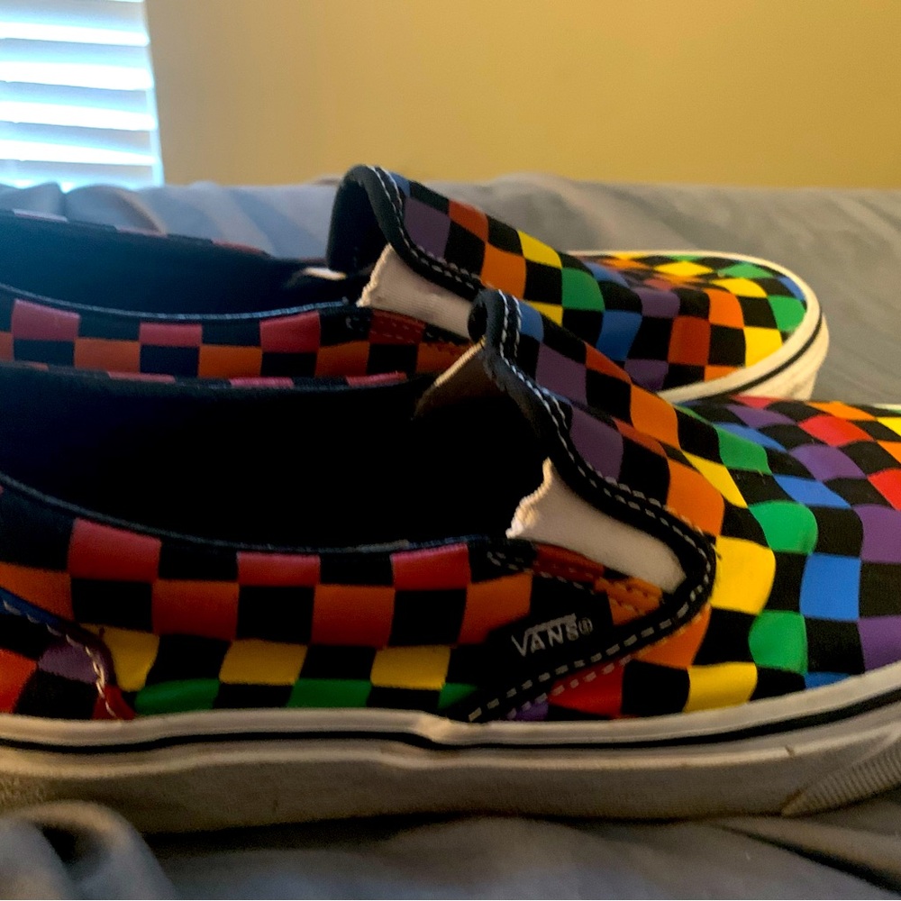 Vans slip on tennis shoes